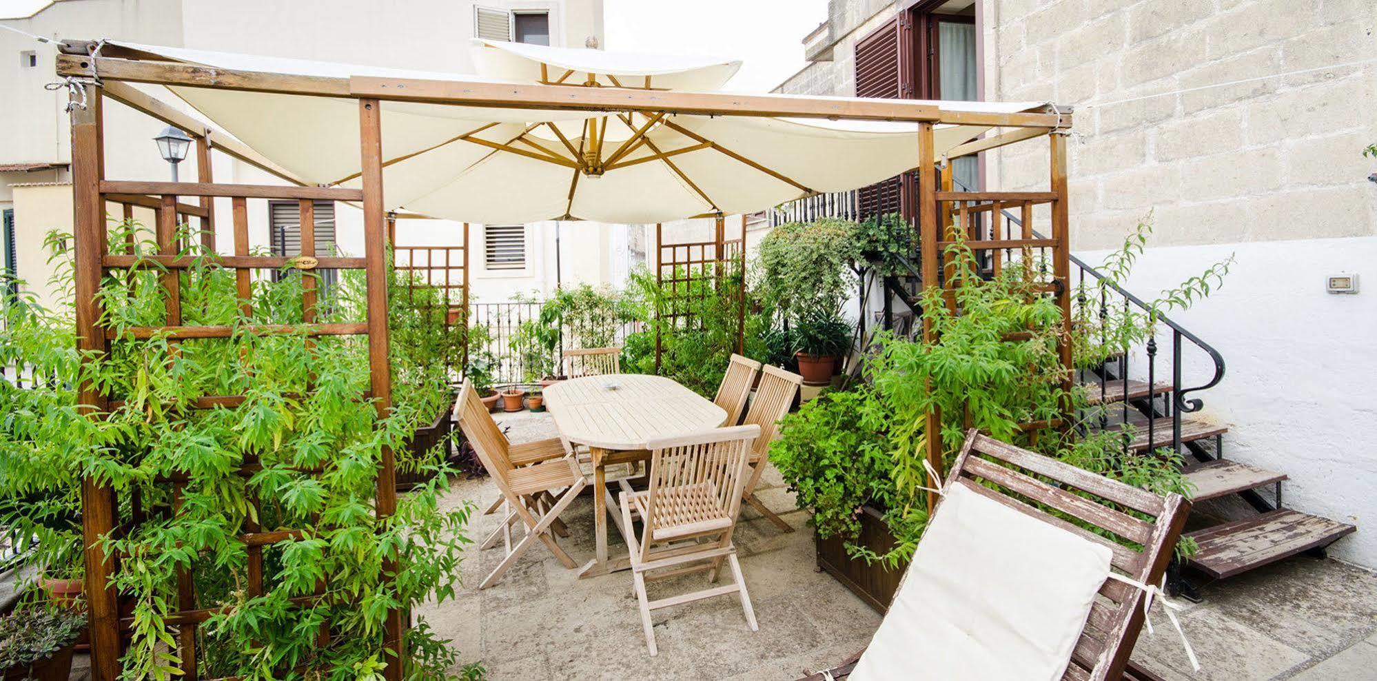 Iris Bed & Breakfast 3*